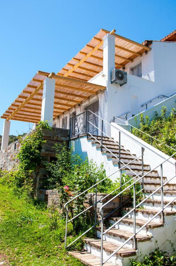 Villa Von Sophia Petriaí Esterno foto